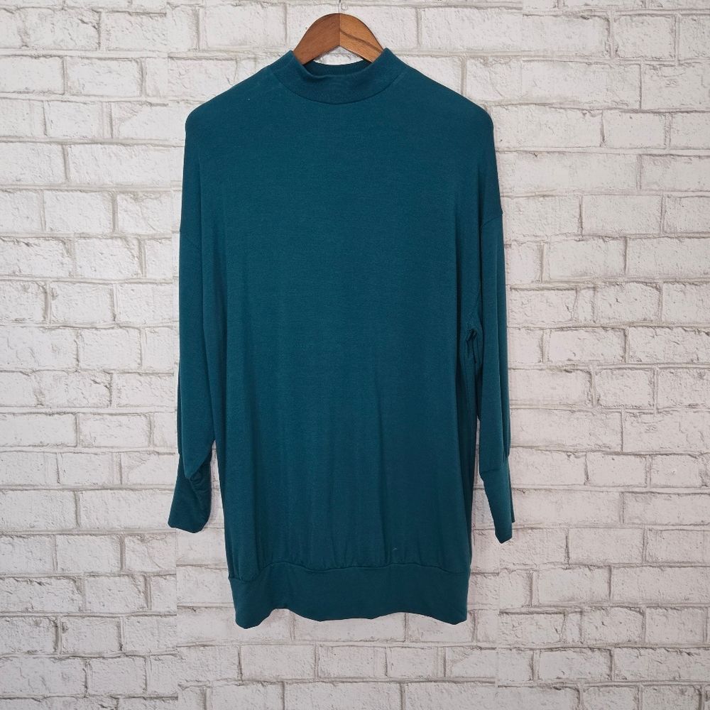 Fabletics‎ oversized top